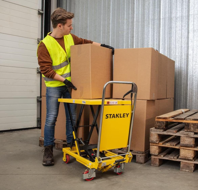 STANLEY X150 hydraulic table lifter in use